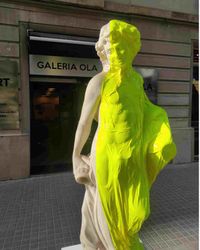 Man made skin. Gast&oacute;n Lisak